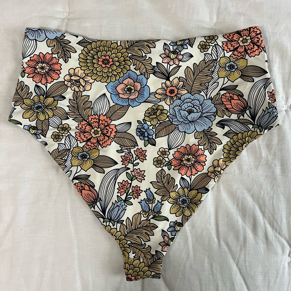 Lulus Bikini - Picture 5 of 7